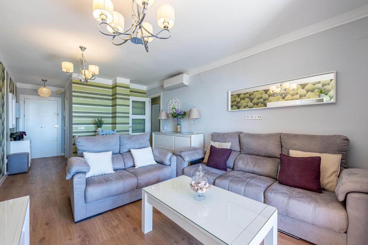 797 Holiday Rentals - Amplio Piso Con Terraza En Primera Linea De Playa Torremolinos Ngoại thất bức ảnh