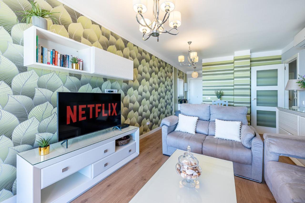 797 Holiday Rentals - Amplio Piso Con Terraza En Primera Linea De Playa Torremolinos Ngoại thất bức ảnh