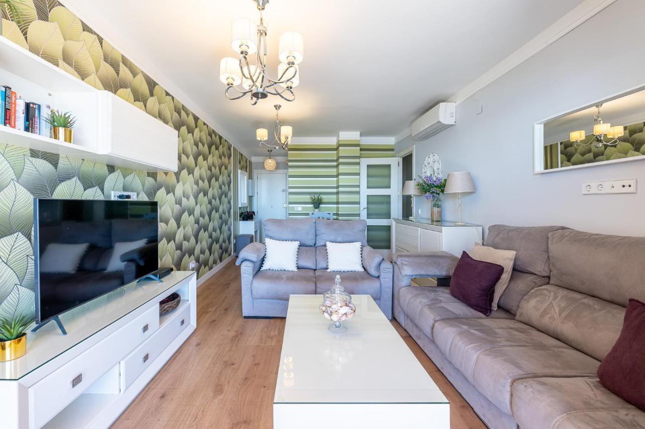 797 Holiday Rentals - Amplio Piso Con Terraza En Primera Linea De Playa Torremolinos Ngoại thất bức ảnh