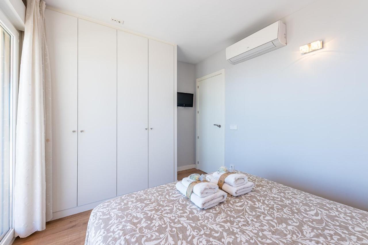 797 Holiday Rentals - Amplio Piso Con Terraza En Primera Linea De Playa Torremolinos Ngoại thất bức ảnh